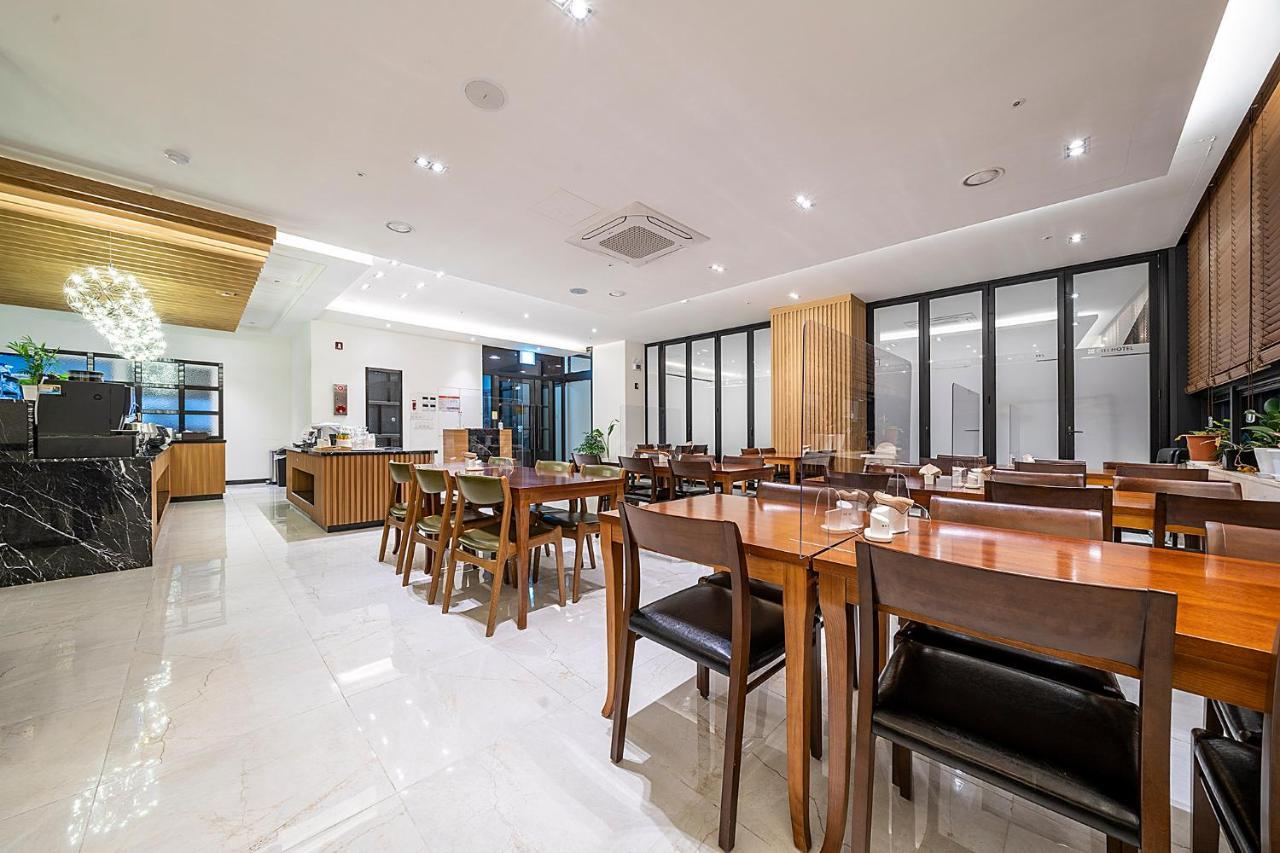 Wonju City Hotel Hyeoksin Buitenkant foto