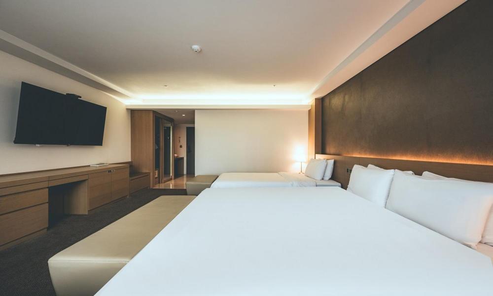 Wonju City Hotel Hyeoksin Buitenkant foto