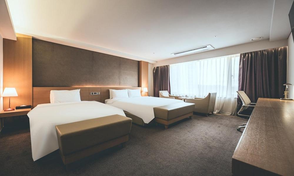 Wonju City Hotel Hyeoksin Buitenkant foto