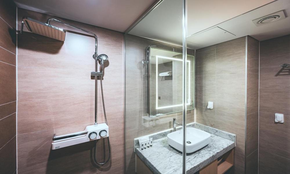 Wonju City Hotel Hyeoksin Buitenkant foto
