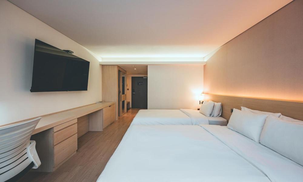 Wonju City Hotel Hyeoksin Buitenkant foto