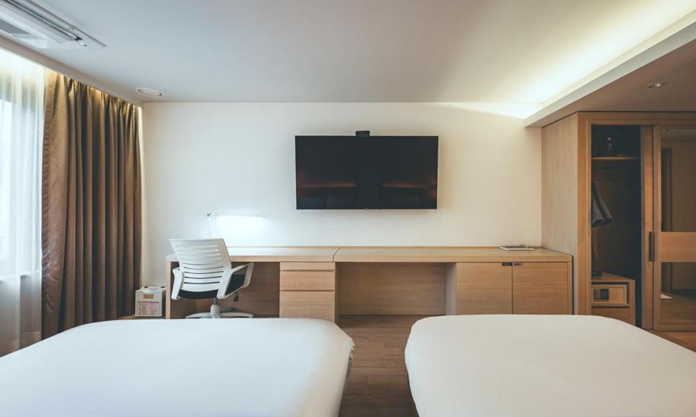 Wonju City Hotel Hyeoksin Buitenkant foto