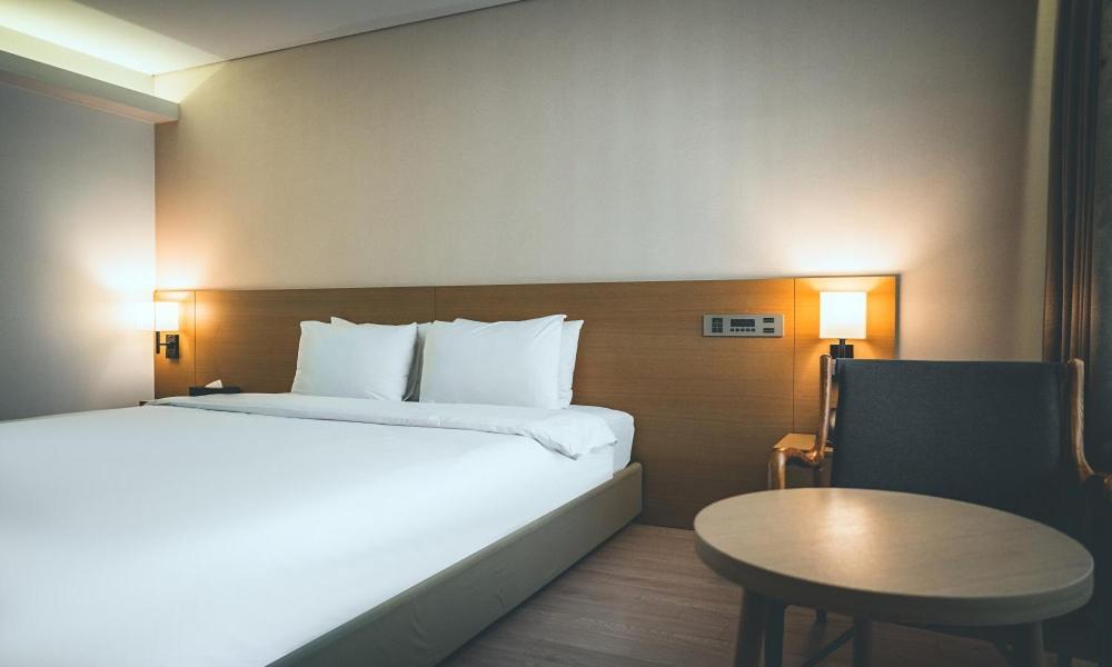 Wonju City Hotel Hyeoksin Buitenkant foto