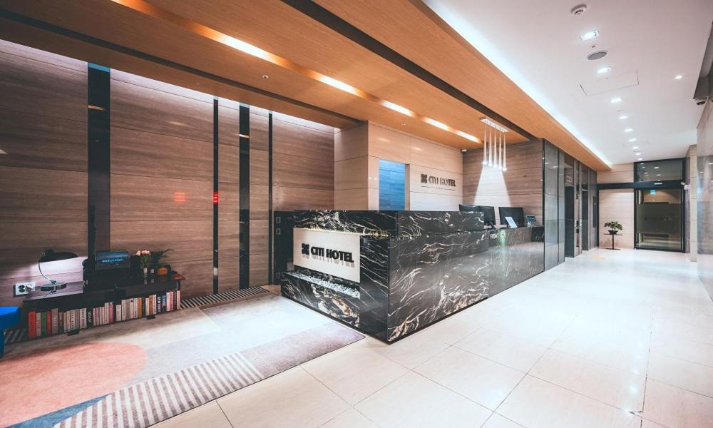 Wonju City Hotel Hyeoksin Buitenkant foto